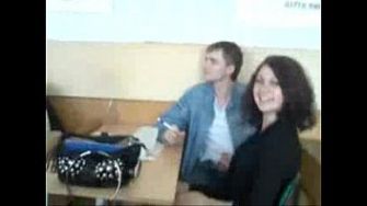 Дрочит приятелю на паре