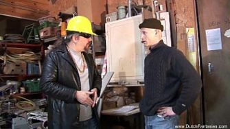 Трудовик жарит директрису раком