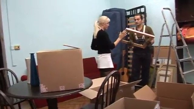 Гастрик вместо помощи насилует очкастую дамочку