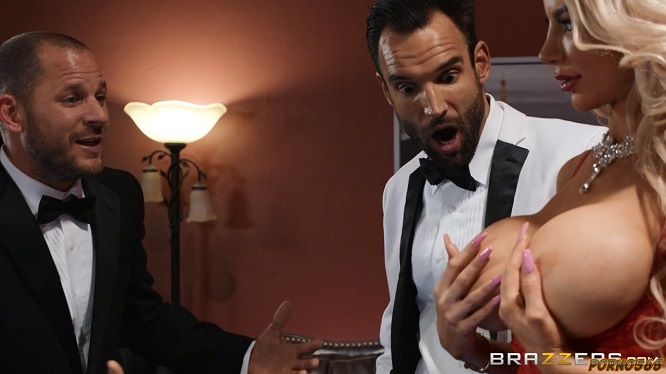 Красотку в казино жестко поимели два картежника