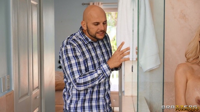 Залез в душ к теще и она оказалась рада